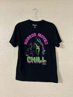 Scream Ghost Face 'Horror Movies and Chill' Graphic T-Shirt